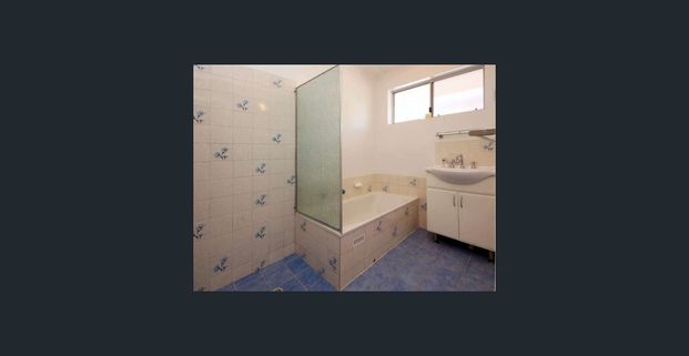 4-Bedroom Home in Prime Sturt Location – Walk to Marion Shopping Centre - Photo 1