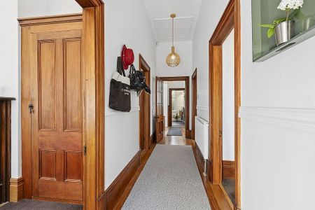 Sunny Renovated Northland Villa! - Photo 5