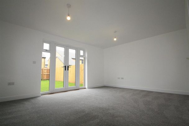 Roman Avenue, Exeter - Photo 1