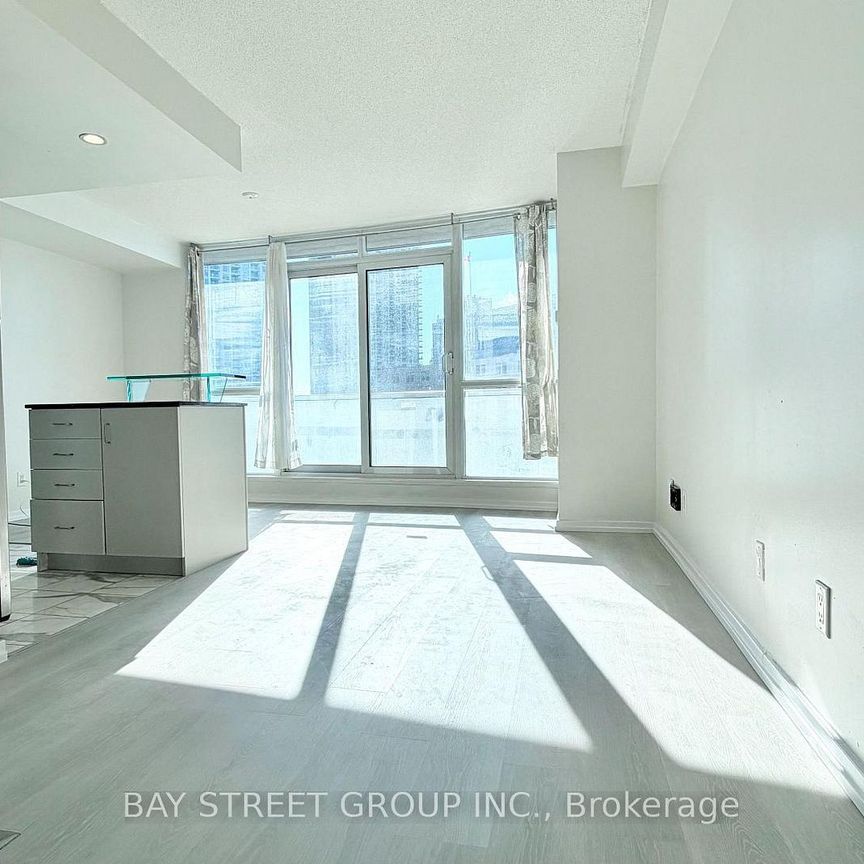For Lease - 218 Queens Quay Unit# 604, Toronto, Ontario - Photo 1