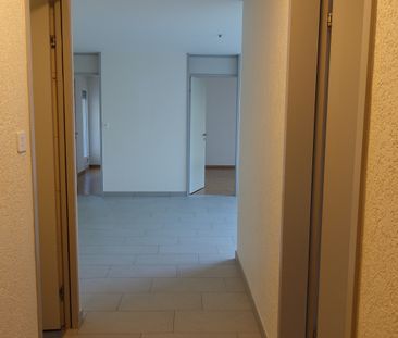 Appartement de 4.5 pièces au rez-de-chaussée - Photo 4