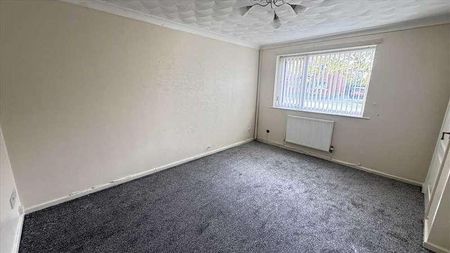 Badby Wood, Kirkby, L33 - Photo 2