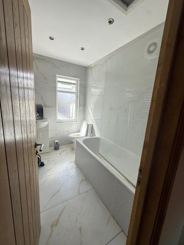 Room in a Shared House, Wyvenhoe Road, HA2 - Photo 4