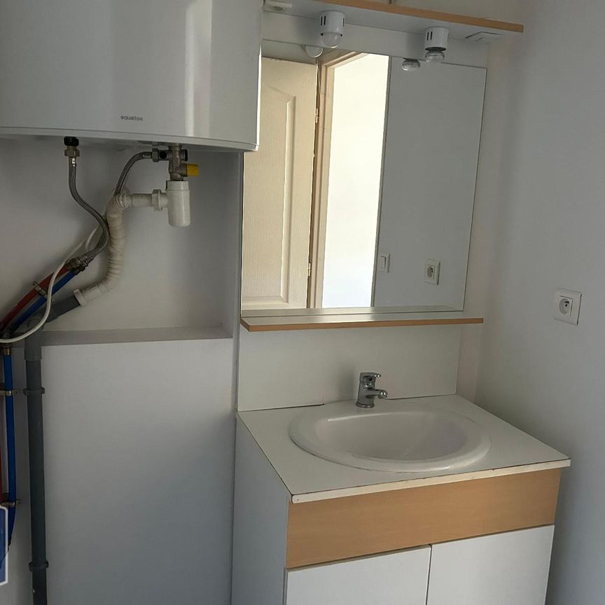 Location Appartement 2 pièces 31m² CARPENTRAS 84200 - Photo 1