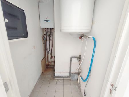 Appartement en plein centre ville à 6000 Charleroi - Photo 5