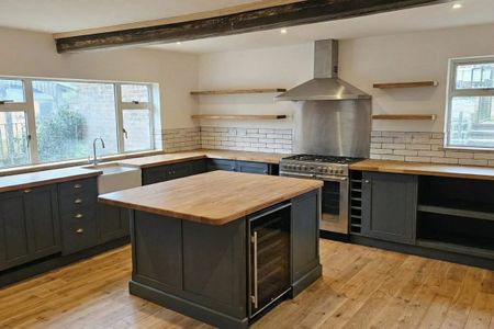 Farmhouse near Swallow, Lincolnshire. - Photo 4