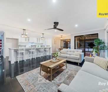 Stylish & Spacious Family Home in Sought-After Kuraby With Solar - Photo 2