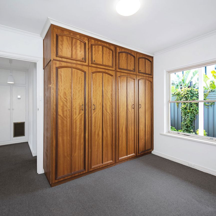 Unit 3/8 Robert Street - Photo 1