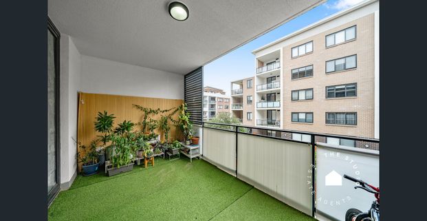 Where Luxury Meets Convenience! - Photo 1