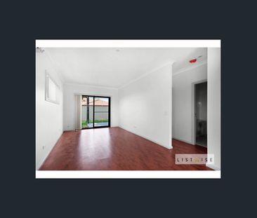 Modern and spacious - Photo 1