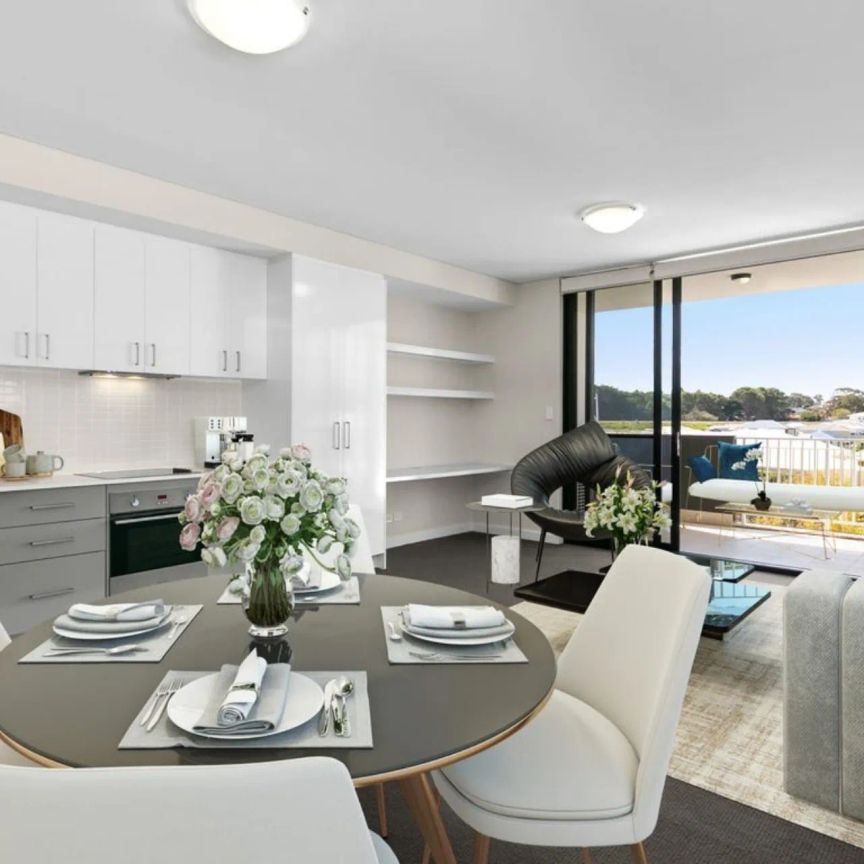 Stylish, Secure and Low Maintenance! - Photo 1