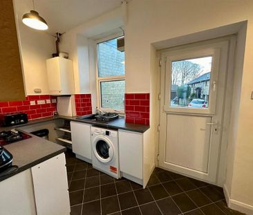 2 bedroom end of terrace house to rent - Photo 6