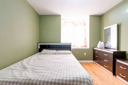 For Lease - 17 Maddybeth Crescent, Brampton, Ontario - Photo 2