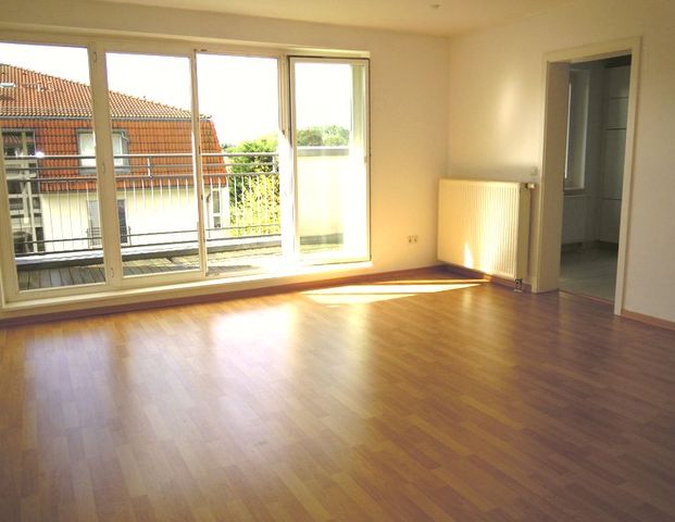 Hönow 01-10, sonnige 2-Zi-DG-Whg mit EBK und Balkon nahe Retsee - Foto 1