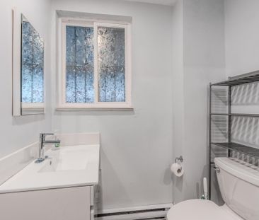 For Lease - 756 Dundas Street Unit# Main, Toronto, Ontario - Photo 6