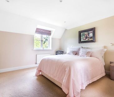 Cranbourne Hall, Winkfield - Photo 1