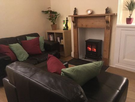 2 Bed Terraced House, Cranmer Street, LE3 - Photo 2