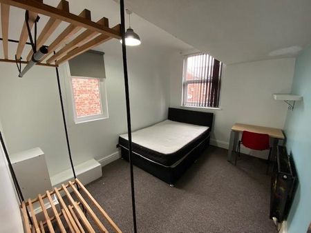 4 bedroom private hall to rent - Photo 5