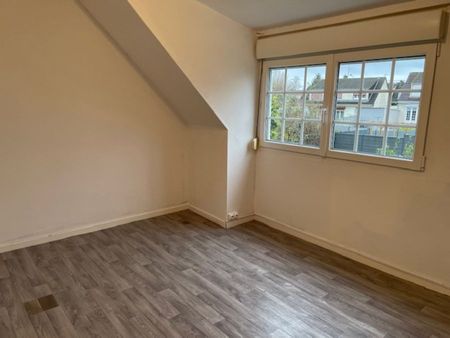 A HOLNON PAVILLON SEMI MITOYEN 3 CHAMBRES JARDIN ET GARAGE - Photo 4