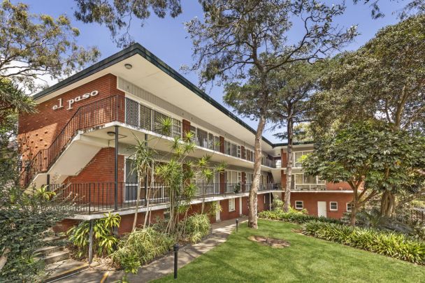 Expansive Apartment in Highly Sought-After Position - Photo 1