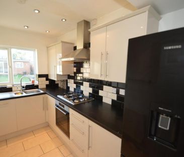 3 bedroom semi-detached house to rent - Photo 6