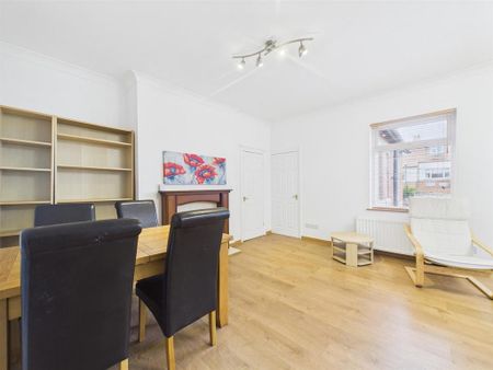 2 bedroom apartment to rent - Photo 4