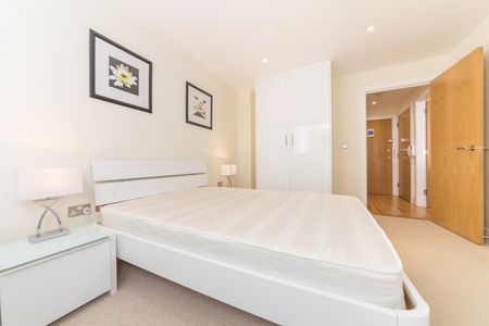 Cobalt Point, 38 Millharbour, London, E14 - Photo 2