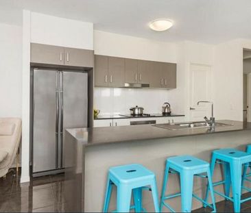 5 Carmel Close, Gilston QLD 4211 - House For Rent | Domain - Photo 4