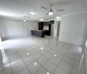 Modern 3 Bedroom Home! - Photo 4