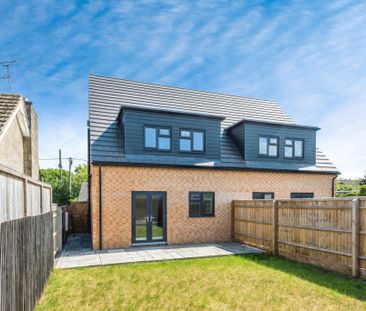 milestone road - Photo 5