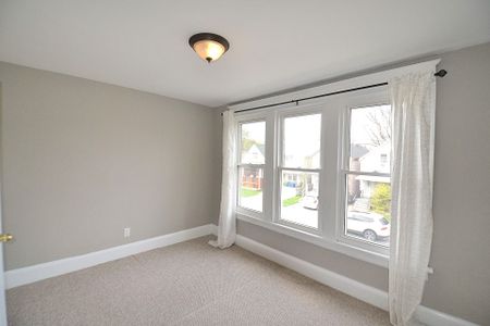 For Lease - 102 Belmont Avenue, Hamilton, Ontario - Photo 5