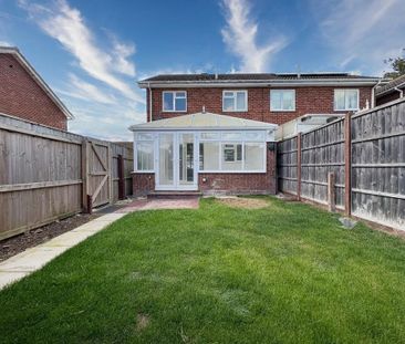 3 bedroom semi-detached house to rent - Photo 6