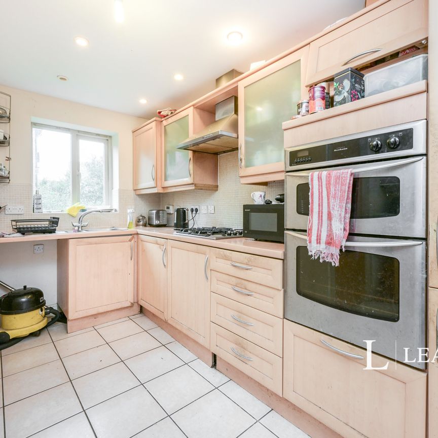 4 bedroom house to rent Cadeby Court, Broughton, Milton Keynes, Buckinghamshire, MK10 - Photo 1