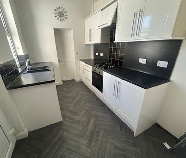 2 bedroom end of terrace house to rent - Photo 1