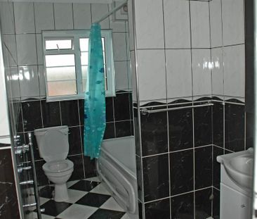 1 bedroom house of multiple occupation to rent - Photo 2