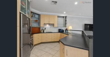 Beautiful Lockleys Furnished Home Between the Beach and the City - Photo 3