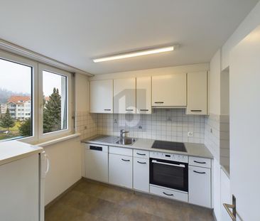 GENEROUSLY SITUATED IN A CENTRAL LOCATION - Foto 4