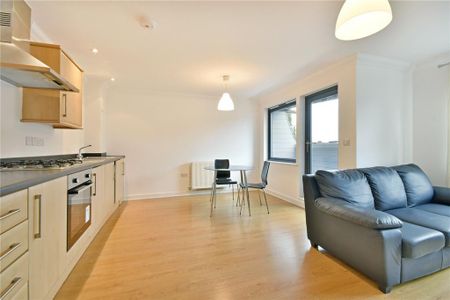 1 bedroom flat to rent - Photo 2
