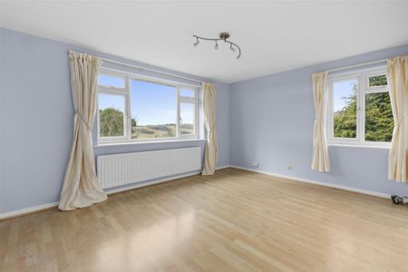 Westover Court, High Wycombe - Photo 2