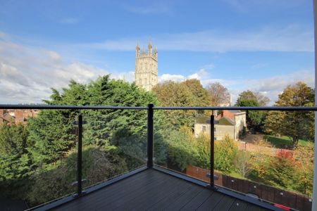 St. Johns Lane, Gloucester - Photo 3