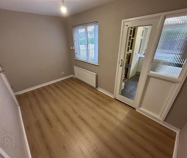 214 Joanmount Gardens, Belfast, BT14 6PA - Photo 3