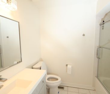 For Lease - 41 Chelton Dr Drive, Richmond Hill, Ontario - Photo 4