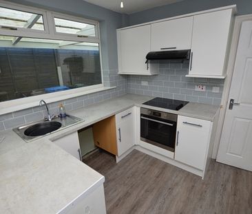 2 Bedroom Detached Bungalow - Photo 3