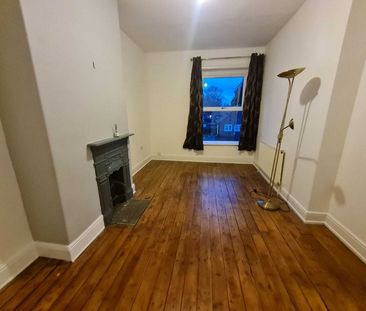 Asquith Avenue, Leeds, Morley - Photo 1