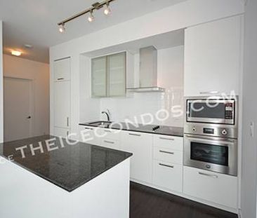 12 YORK STREET - THE ICE CONDOS - 2 BEDROOM W/LAKEVIEWS + PARKING - Photo 1