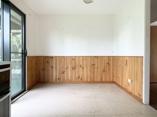 3 BEDROOM HIGH-SET HOUSE WITH OFFICE & DECK! - Photo 1