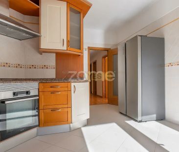 Apartment T2 in Odivelas, Odivelas - Photo 2