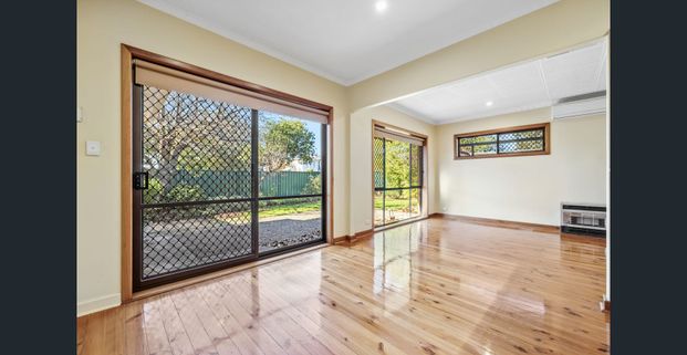 Spacious 3 bedroom family home. 6 month lease term. - Photo 1