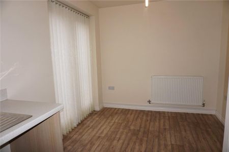2 bedroom semi-detached house to rent - Photo 5