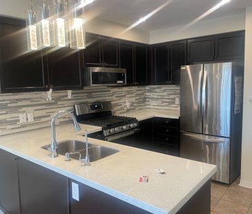 For Lease - 1359 Whitelaw Avenue, Oshawa, Ontario - Photo 6